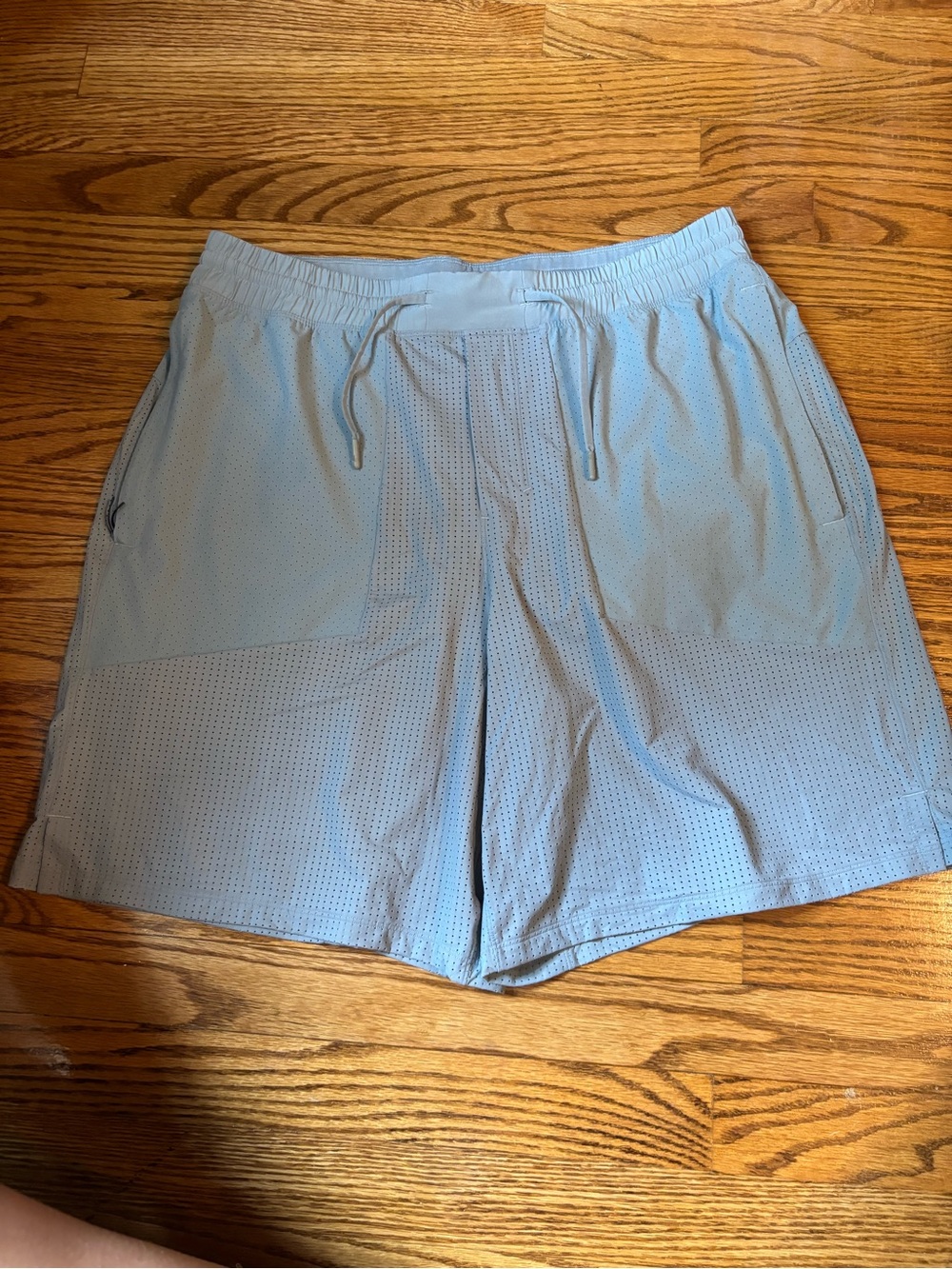 Lululemon Men's Athletic Mesh Drawstring Shorts - Light Blue/gray. Lined